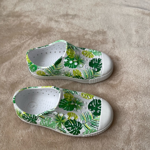 Tropical Leaf Kids Shoes - Picture 4 of 8